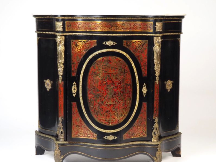 Meuble d'appui Napoléon III en marqueterie, facade et cotés violonnés 