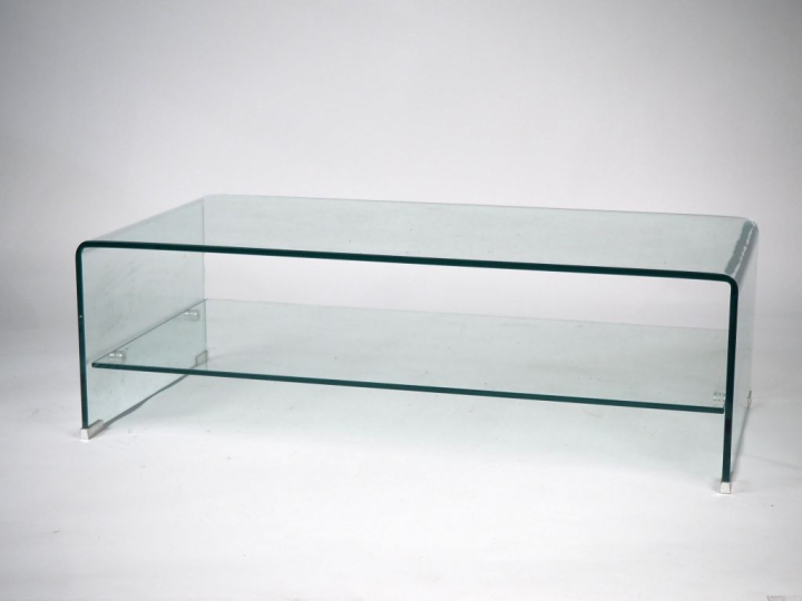 Table basse en verre, à deux plateaux. Dim. 35,5 x 110 cm