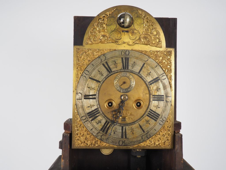 Régulateur de parquet anglais XIXème en acajou, placage d'acajou et ma