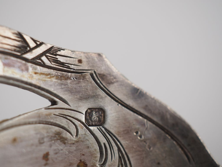 Couvert à servir le poisson en argent 925, poinçon Minerve, à décor de