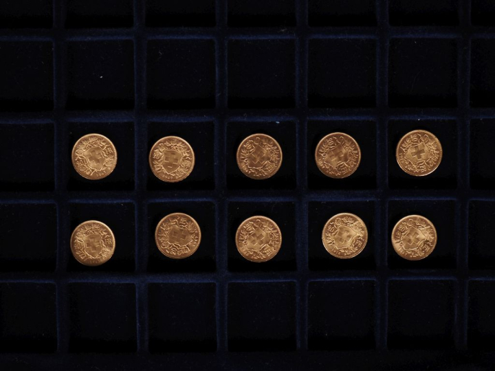 Dix pièces de 20 Francs Suisse or, 1847 B, 1915 B, 1947 B, 1947 B, 194