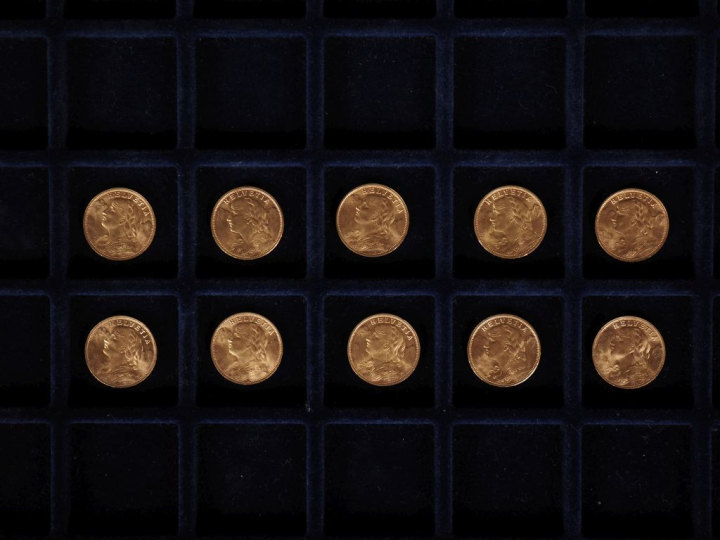 Dix pièces de 20 Francs Suisse or, 1935 B, 1947 B, 1915 B, 1915 B, 194