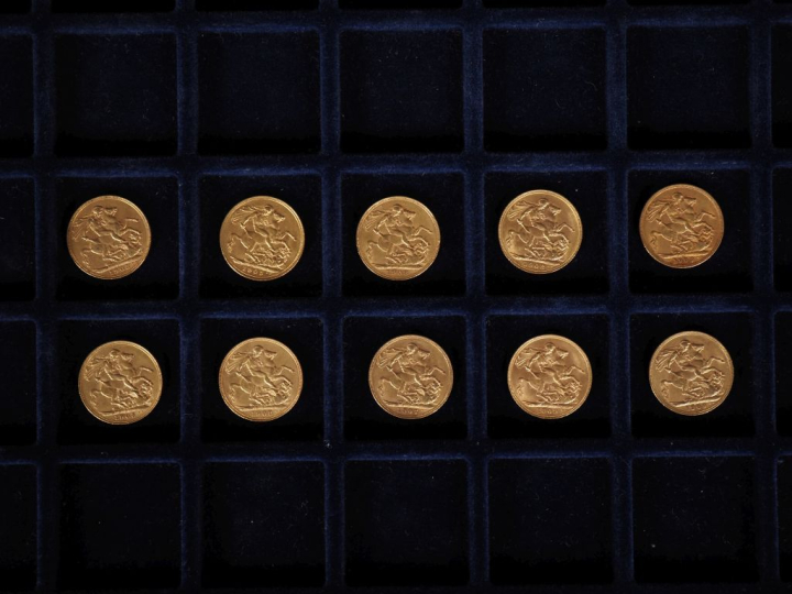 Dix souverains or, 1905 (x3), 1907, 1908 (x3), 1909 (x3). FRAIS ACHETE