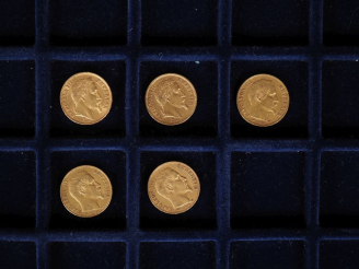 Vente aux enchères Cinq pièces de 20 Francs or Napoléon, 1868 BB, 1859 A, 1866 BB, 1855 A