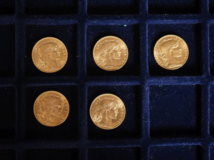 Cinq pièces de 20 Francs or, 1913. FRAIS ACHETEURS 10% HT.