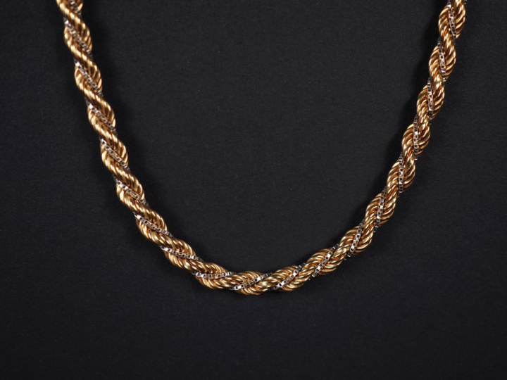 Collier souple deux tons d'or 750, composé d'une maille vénitienne et 