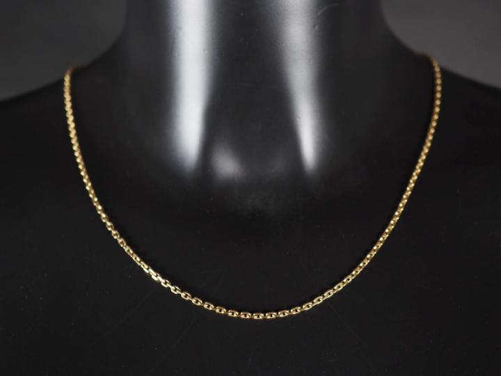 Chaine en or jaune 750, maille forçat.  Long. 53 cm Poids. 10,74 g