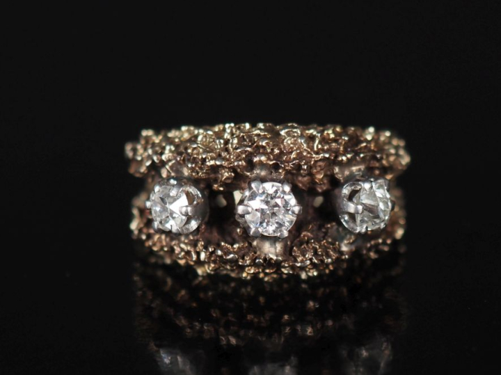 Bague bandeau deux anneaux en or 750 et platine, sertie de trois diama