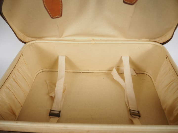 LOUIS VUITTON  Valise STRATOS (c 1975)  de la série éponyme, demi-soup