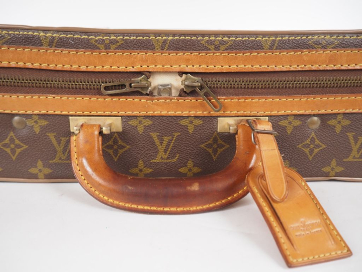 LOUIS VUITTON  Valise RUBAN BLEU (c 1975) de la série STRATOS demi-sou