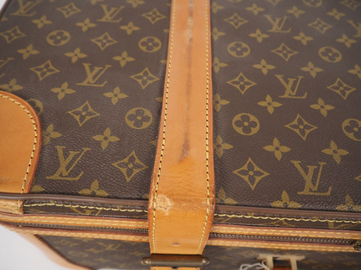 LOUIS VUITTON  Valise STRATOS (c 1975) de la série éponyme, demi-soupl
