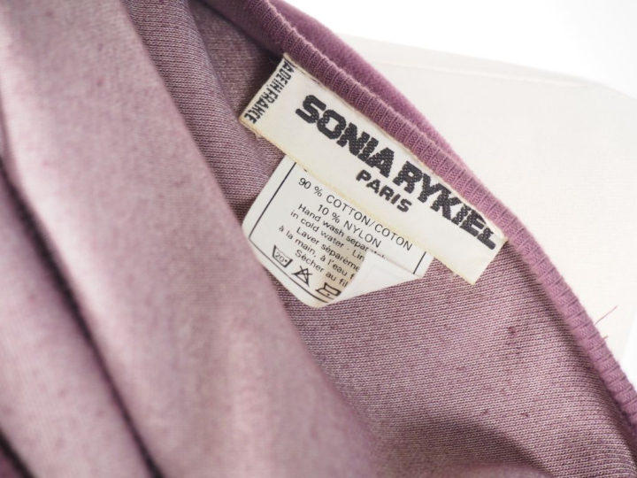 Sonia RYKIEL, Paris Ensemble comprenant :  - une robe en coton (90%) e