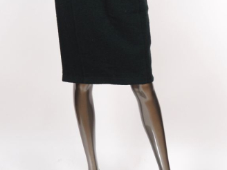 Vente aux enchères Thierry MUGLER, Paris Jupe taille haute à pinces en laine (99%) verte.