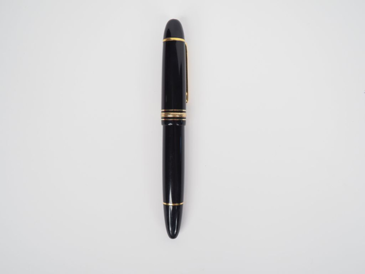 MONTBLANC Stylo plume, modèle "Meisterstuck n°149" en résine noir et m