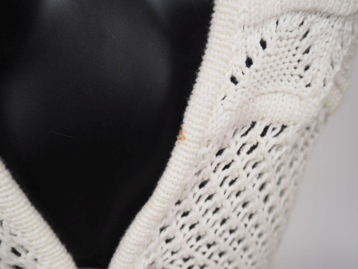 ALLUDE Pull sans manche en coton tricoté à franges.  Taille présumée. 