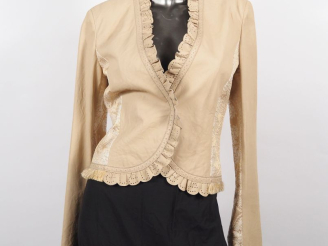 Vente aux enchères Emanuel UNGARO, Paris Veste cintrée bi-matière en cuir et tissu.  Bord