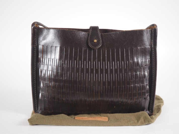 HOLLAND   HOLLAND, London Sac porté épaule en cuir souple ajouré marro