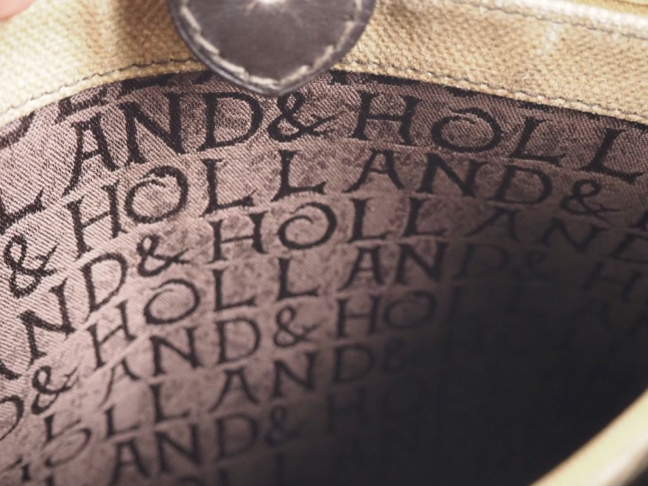 HOLLAND   HOLLAND, London Sac porté épaule en cuir souple ajouré marro