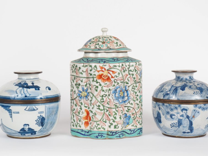 Vietnam et Chine, travail moderne Lot comprenant deux bouillons couver