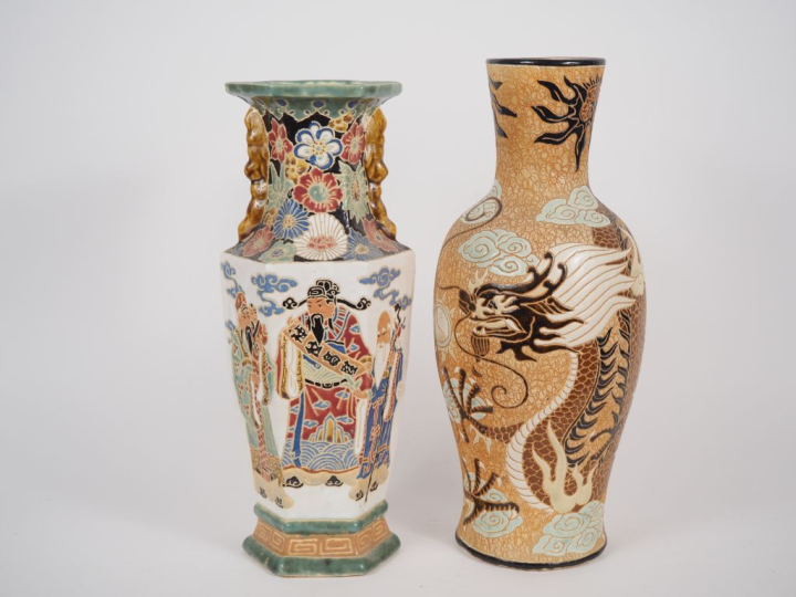 Vietnam, école de Bien Hoa XXe siècle,  Deux vases en céramique dit « 
