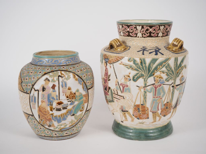 Vietnam, fours de Bien Hoa, XXe siècle,  Deux porcelaines en céramique