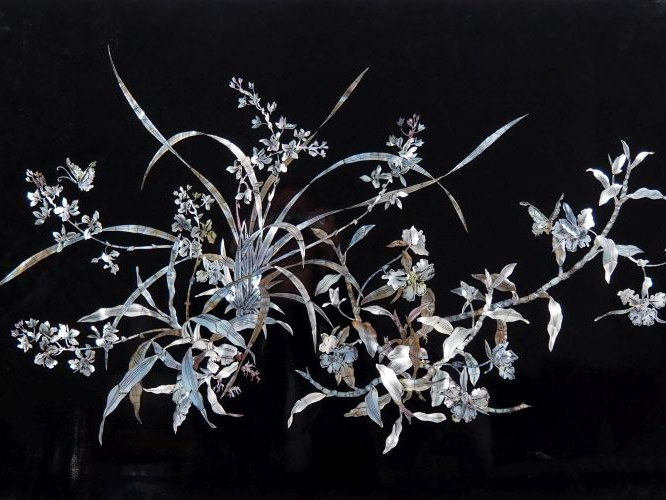 Vietnam, seconde moitié du XXe siècle,  Panneau en laque noire, à déco