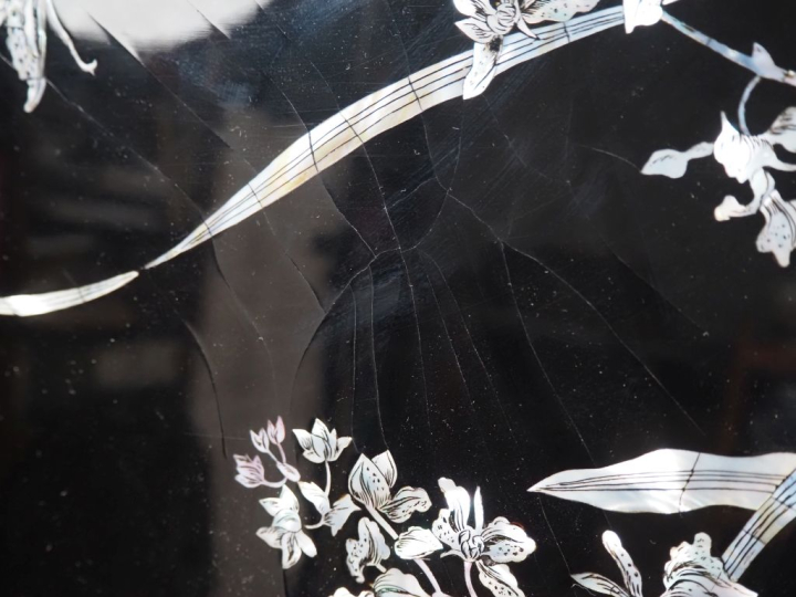 Vietnam, seconde moitié du XXe siècle,  Panneau en laque noire, à déco