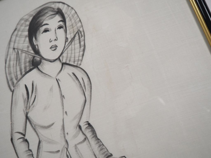 BEKY (1938-) Douze encres sur soie, représentant des personnages dont 