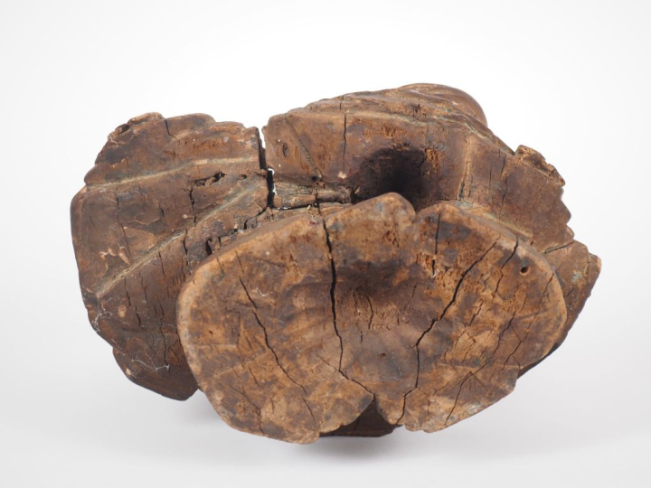 Chine, période Qing Statuette en bois, représentant une Guanyin assise