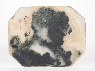 Vente aux enchères Chine, XIXe siècle Pierre de rêve de forme octogonal, évoquant un pays