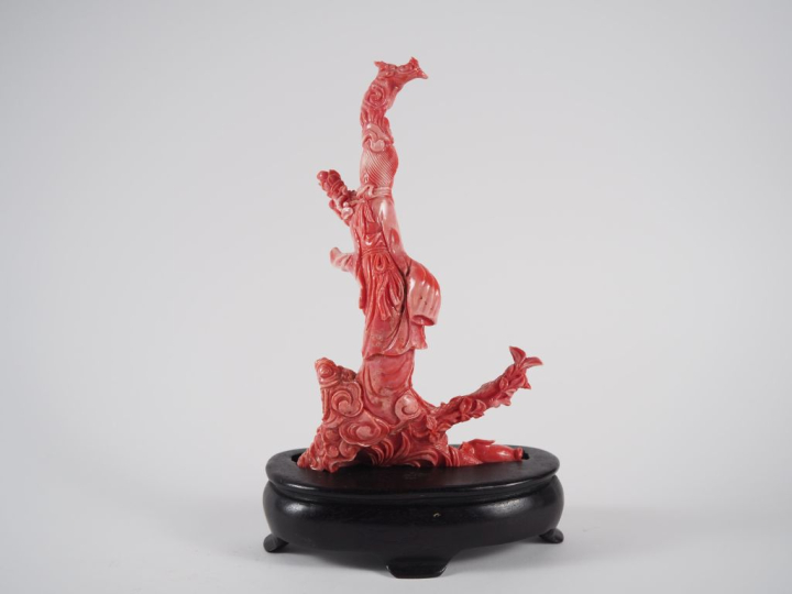 Statuette à l’imitation du corail, représentant une déesse du printemp