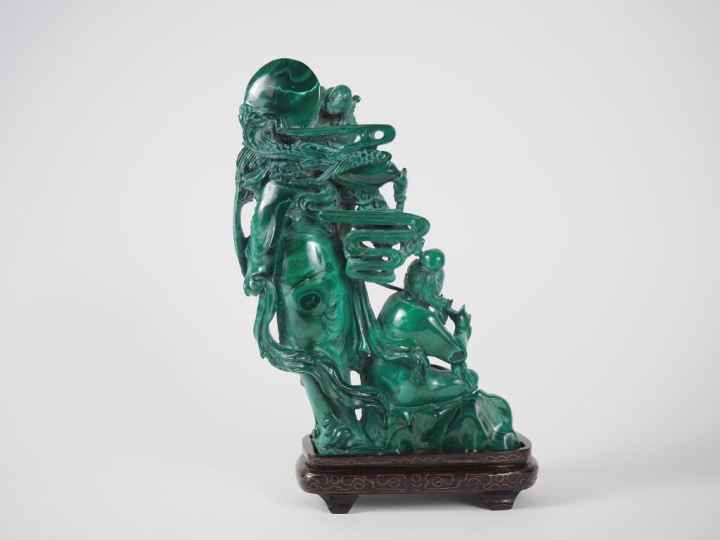 Chine, XXe siècle Important sujet en malachite, représentant une déess