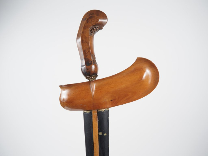 Malaise, fin XIXe-début XXe  Poignard dit « kriss » la poignée et le w