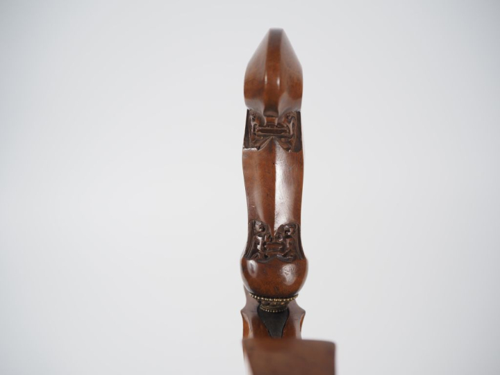 Malaise, fin XIXe-début XXe  Poignard dit « kriss » la poignée et le w