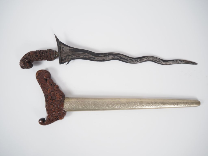 Malaisie, fin XIXe Poignard dit « kriss » la poignée et le warangka en