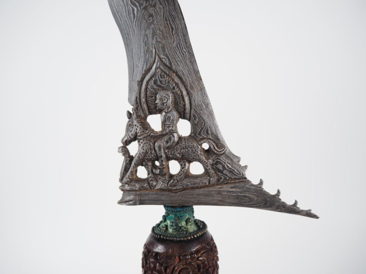 Malaisie, fin XIXe-début XXe  Poignard dit « kriss » la poignée et le 