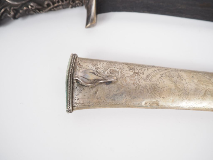 Malaisie, fin XIXe-début Xxe Poignard dit « kriss » la poignée et le w