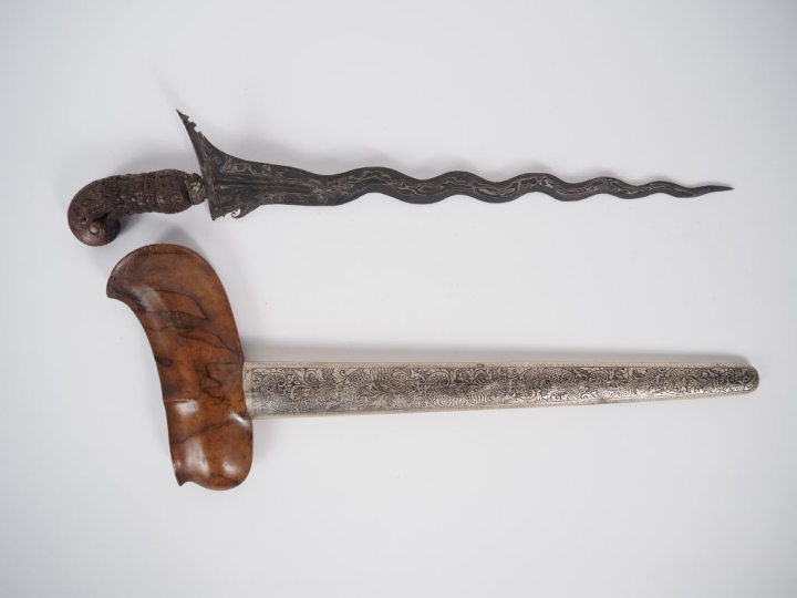 Malaisie, fin XIXe-début Xxe Poignard dit « kriss » la poignée et le w
