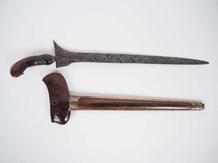 Malaisie, fin XIXe-début Xxe Poignard dit « kriss » la poignée et le w