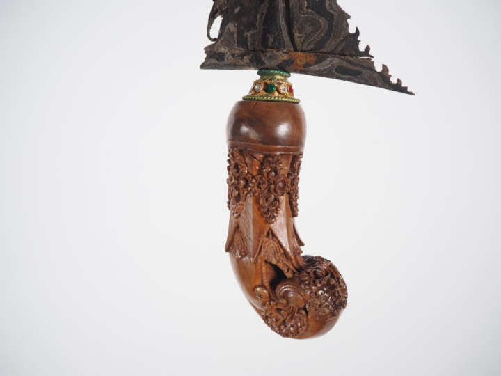 Malaisie, fin XIXe-début Xxe Poignard dit « kriss » la poignée et le w