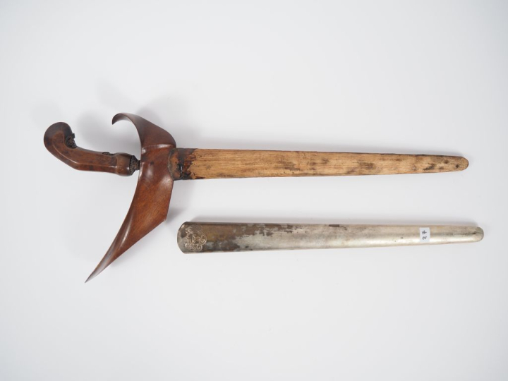 Malaisie, fin XIXe– début XXe  Poignard dit « kriss » la poignée et le
