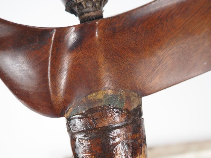 Malaisie, fin XIXe– début XXe  Poignard dit « kriss » la poignée et le