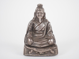Vente aux enchères Tibet, XIXe siècle Statuette en argent, représentant Marpha Lotsawa, a