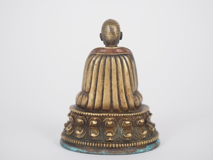 Tibet, XIXe siècle Statuette en bronze et cuivre, représentant un Lama