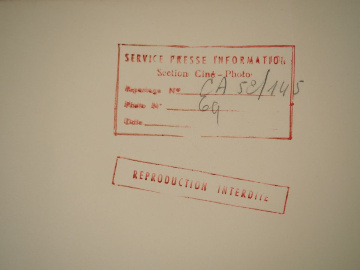 Cambodge, Lot comprenant trente photos en noir et blanc, légendées au 