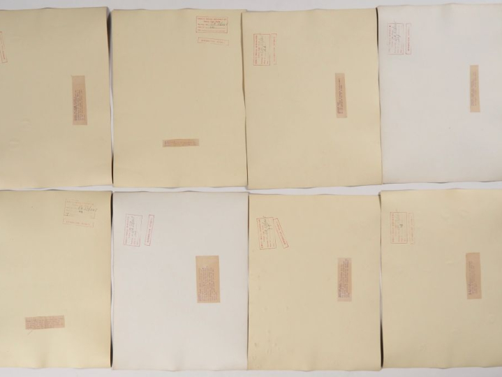 Cambodge, Lot comprenant trente photos en noir et blanc, légendées au 