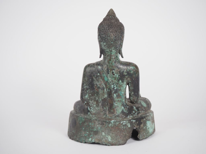 Laos, XVIII-XIXe siècle Statuette en bronze de patine brune et oxydati