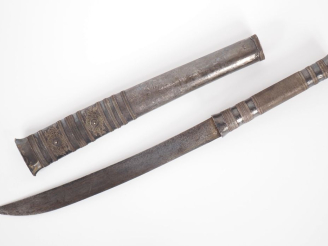 Vente aux enchères Laos, vers 1900 Couteau en argent bas titre.