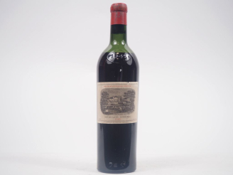 Vente aux enchères 1 BOUTEILLE CHÂTEAU LAFITE ROTHSCHILD 1er GCC PAUILLAC - 1945 - MEP/EL