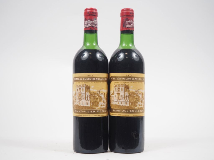 2 BOUTEILLES CHÃTEAU DUCRU BEAUCAILLOU GCC ST JULIEN - 1975 - 1 HEP/1 